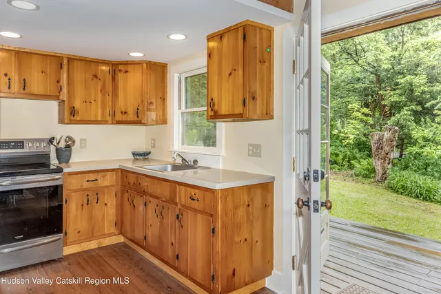 $575,000 | 571-575 Peninsula Boulevard, Cedarhurst, NY 11516