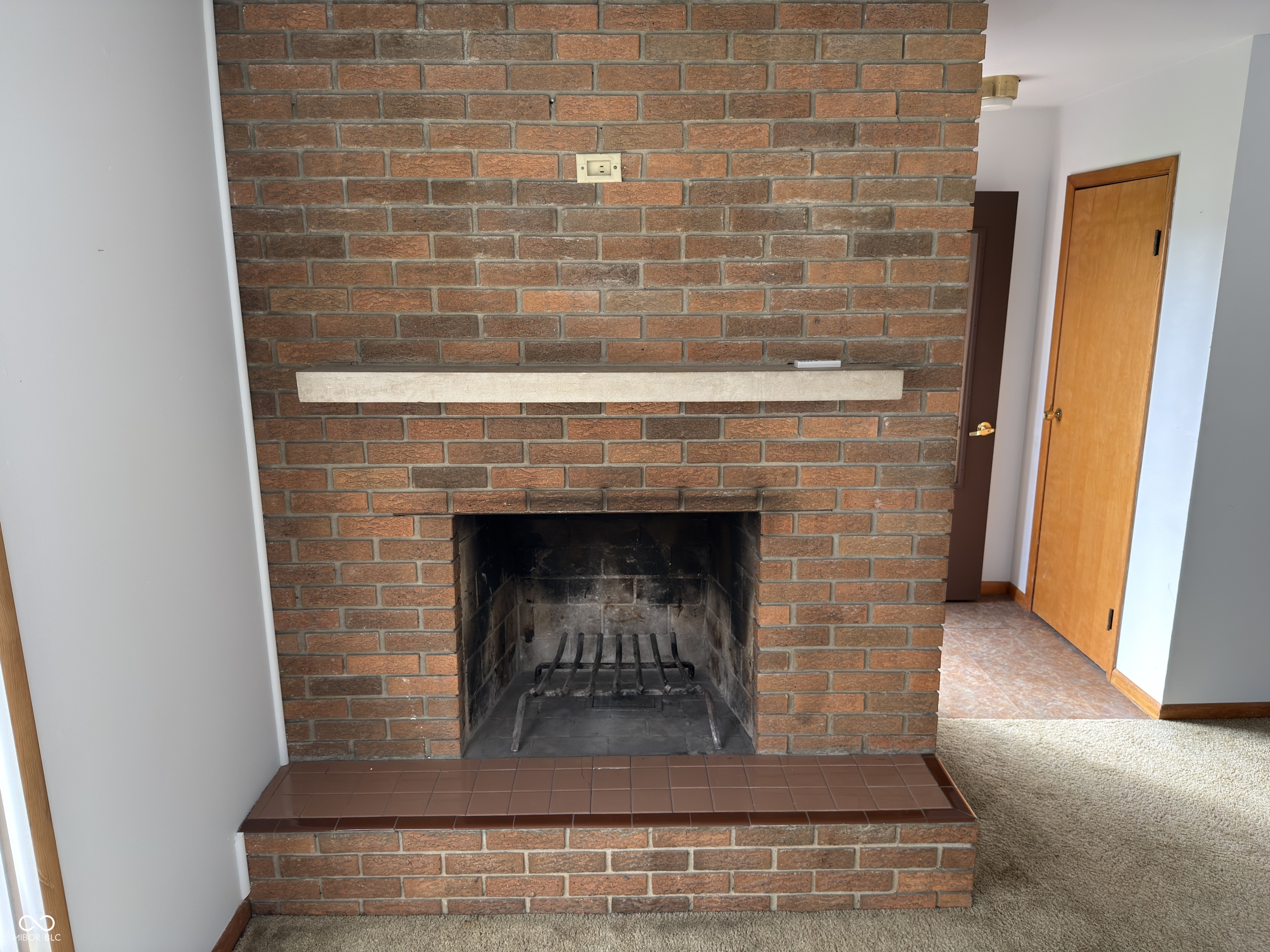 42 South Ross Street Columbus, IN 47201 - Photo 14 of 46