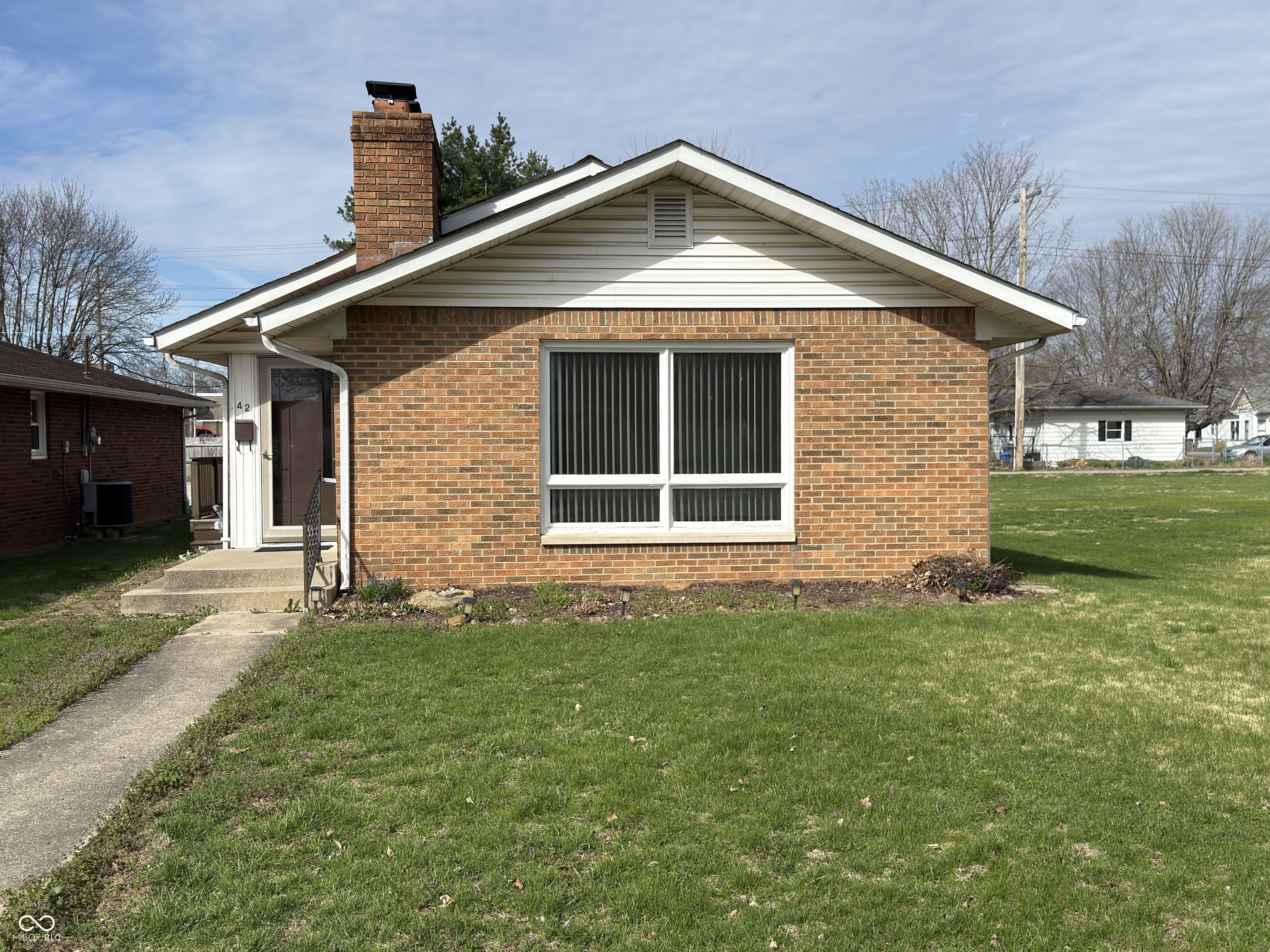 42 South Ross Street Columbus, IN 47201 - Photo 2 of 46