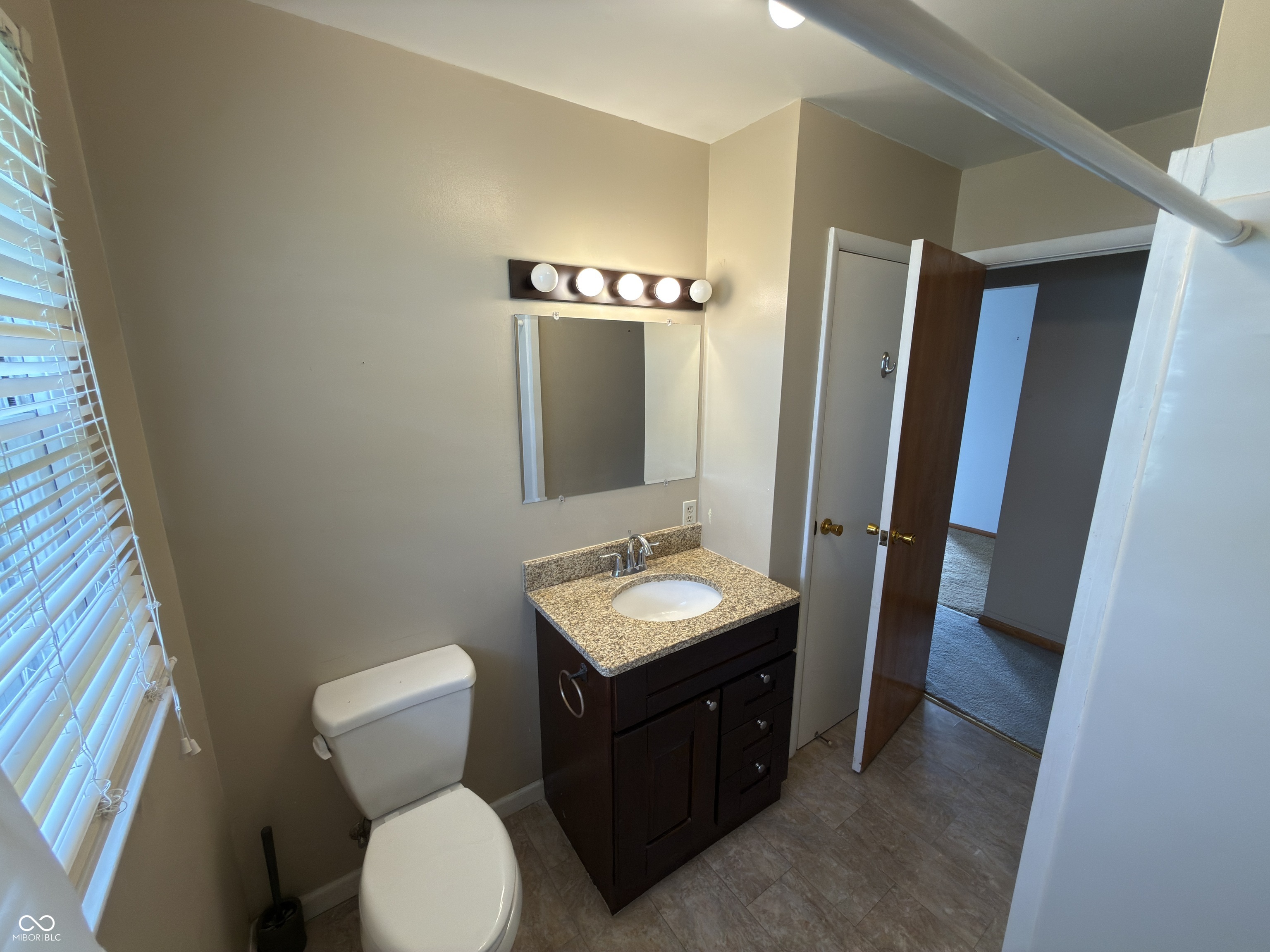 42 South Ross Street Columbus, IN 47201 - Photo 25 of 46