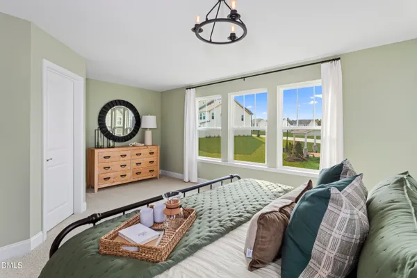 $279,250 | 673 Sefton Park Drive, Zebulon, NC 27597