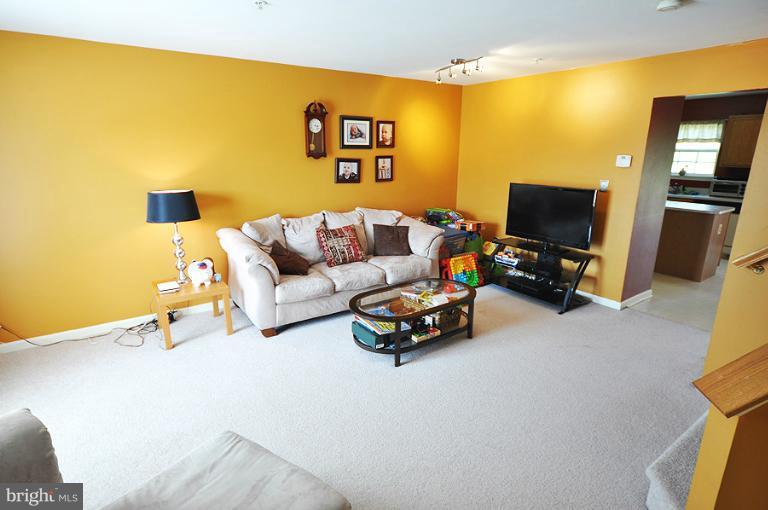 203 Pidco Road Reisterstown, MD 21136 - Photo 19 of 30 Living Room