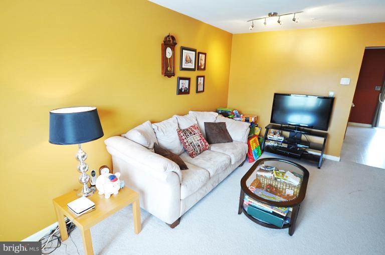 203 Pidco Road Reisterstown, MD 21136 - Photo 3 of 30 Living Room