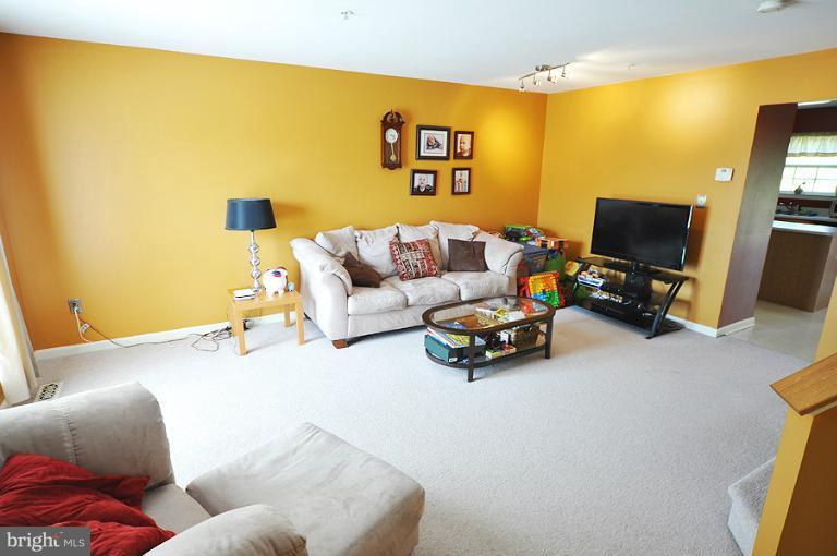 203 Pidco Road Reisterstown, MD 21136 - Photo 22 of 30 Living Room