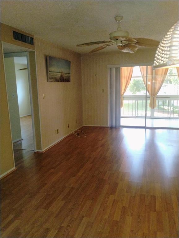 11485 Oakhurst Road, Unit 204 Largo, FL 33774 - Photo 6 of 9