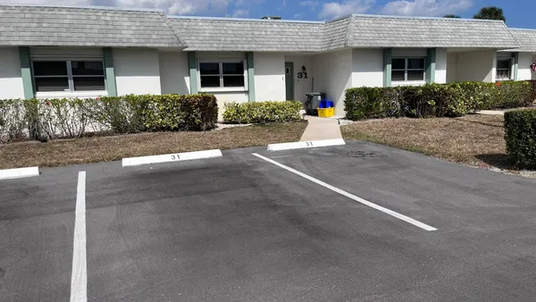 $1,400 | 2638 Gately Drive East, Unit 31, West Palm Beach, FL 33415