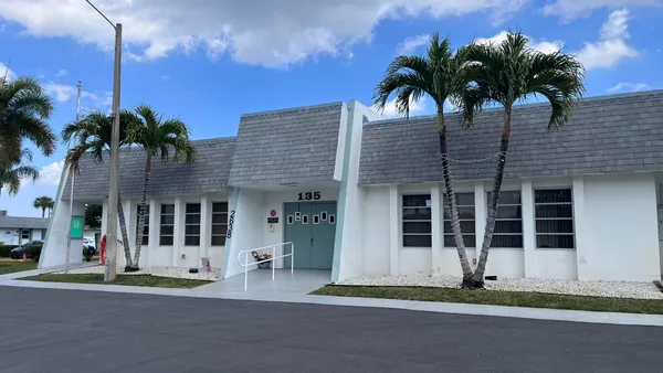 $1,400 | 2638 Gately Drive East, Unit 31, West Palm Beach, FL 33415