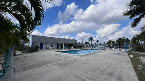 $1,400 | 2638 Gately Drive East, Unit 31, West Palm Beach, FL 33415