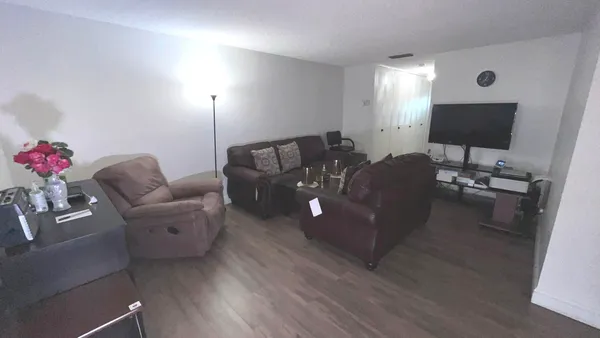 $1,400 | 2638 Gately Drive East, Unit 31, West Palm Beach, FL 33415