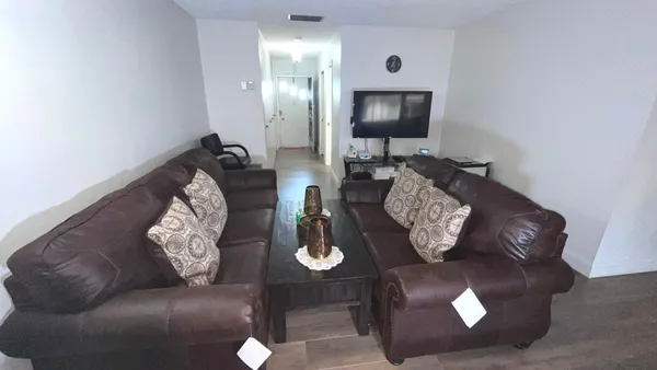 $1,400 | 2638 Gately Drive East, Unit 31, West Palm Beach, FL 33415