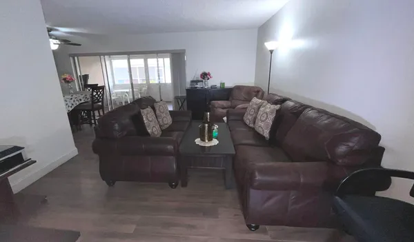 $1,400 | 2638 Gately Drive East, Unit 31, West Palm Beach, FL 33415