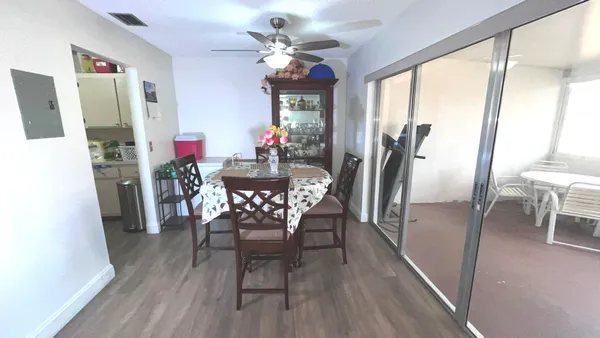 $1,400 | 2638 Gately Drive East, Unit 31, West Palm Beach, FL 33415