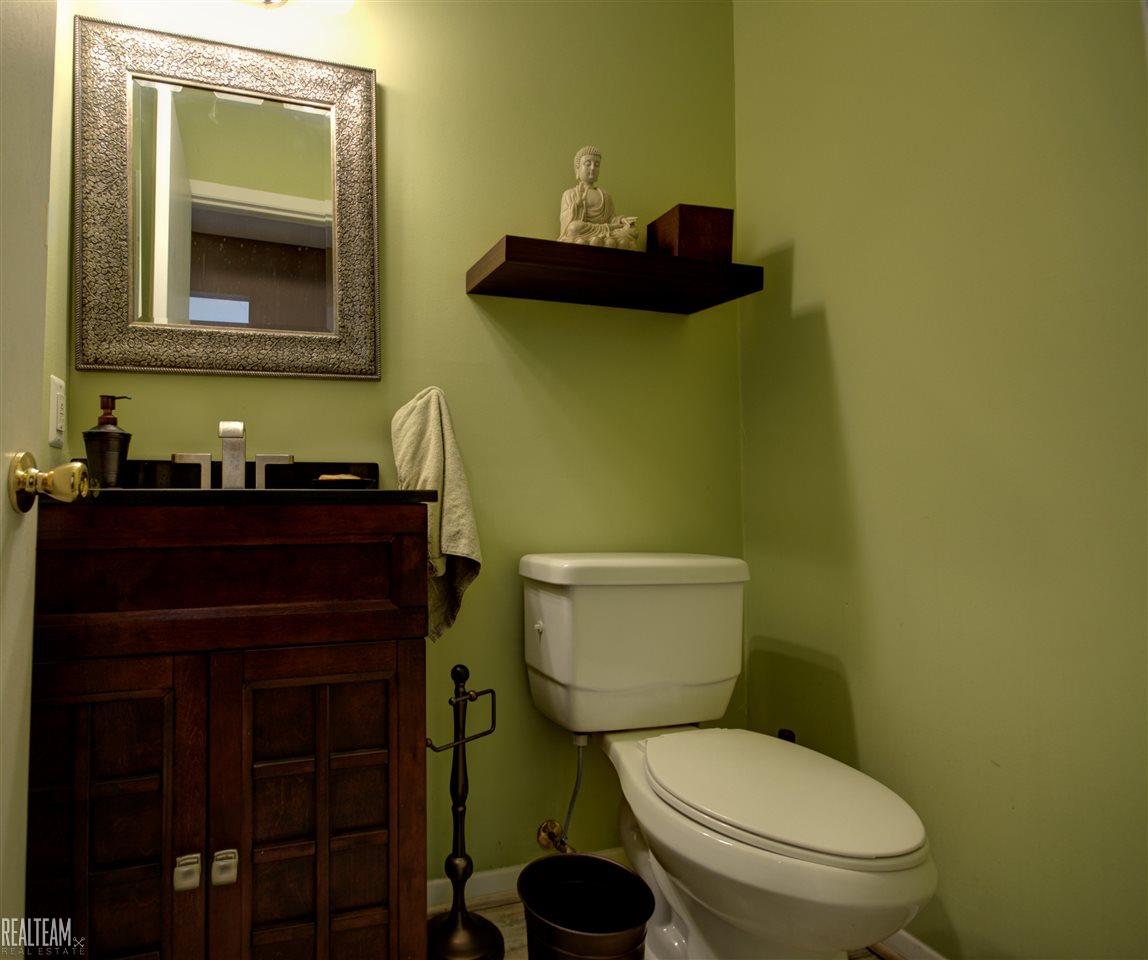 1510 Hidden Valley Lane Rochester, MI 48306 - Photo 17 of 38 31275981-16.JPG