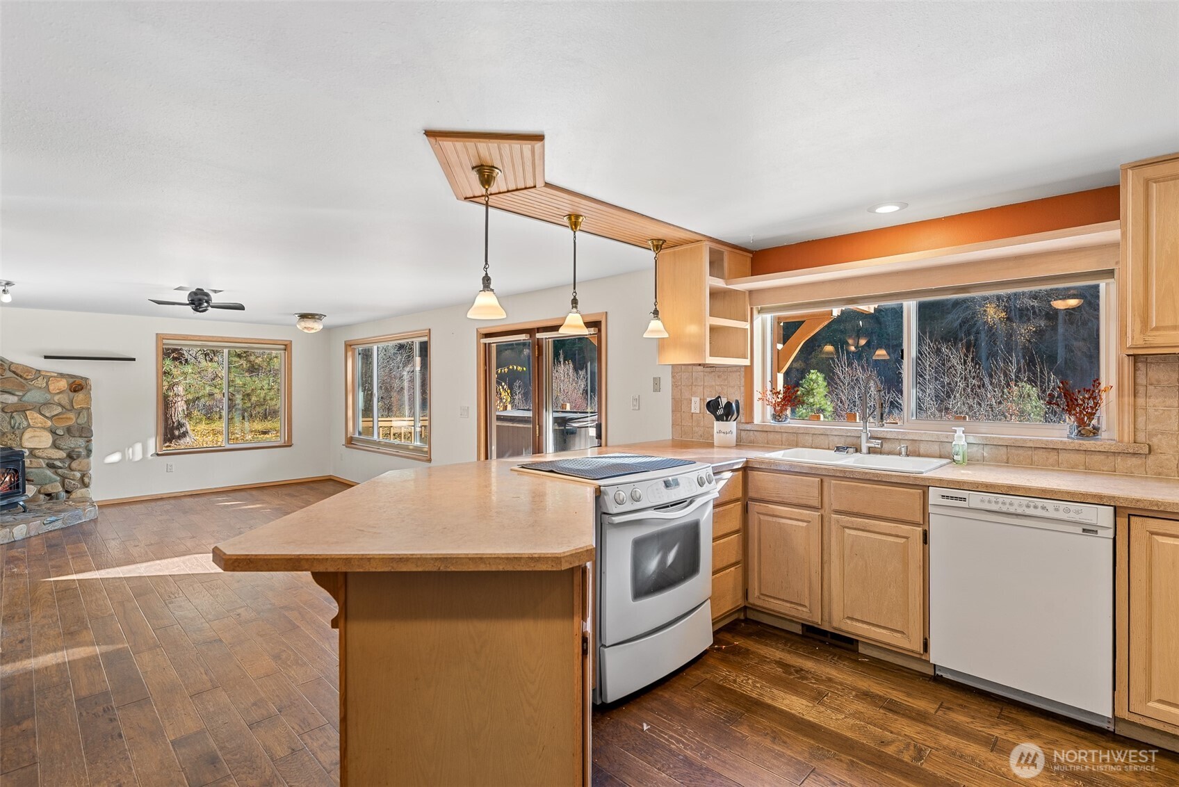 12290 Meacham Road Leavenworth, WA 98826 - Photo 15 of 39