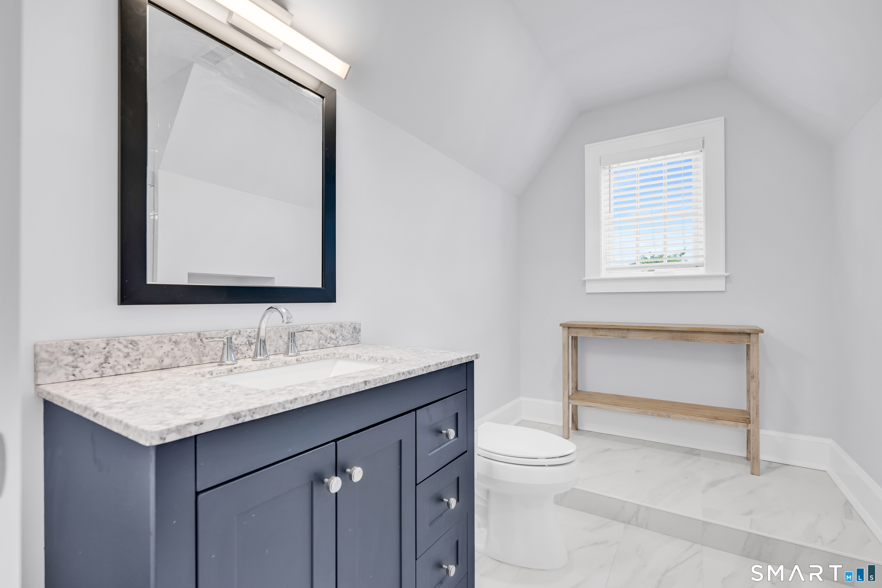 920 Old Post Road Fairfield, CT 06824 - Photo 26 of 40 En-suite full bathroom (with shower) attached to 4th bedroom