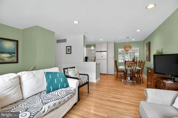 $3,150 | 1252 Creek Drive, Annapolis, MD 21403