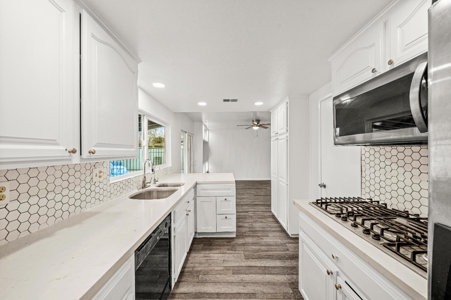 4201 Whitney Avenue Sacramento, CA 95821 - Photo 15 of 57