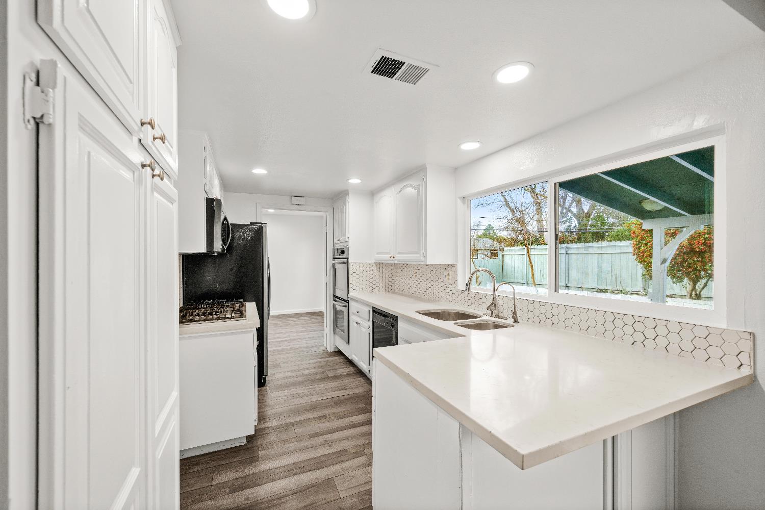 4201 Whitney Avenue Sacramento, CA 95821 - Photo 16 of 57