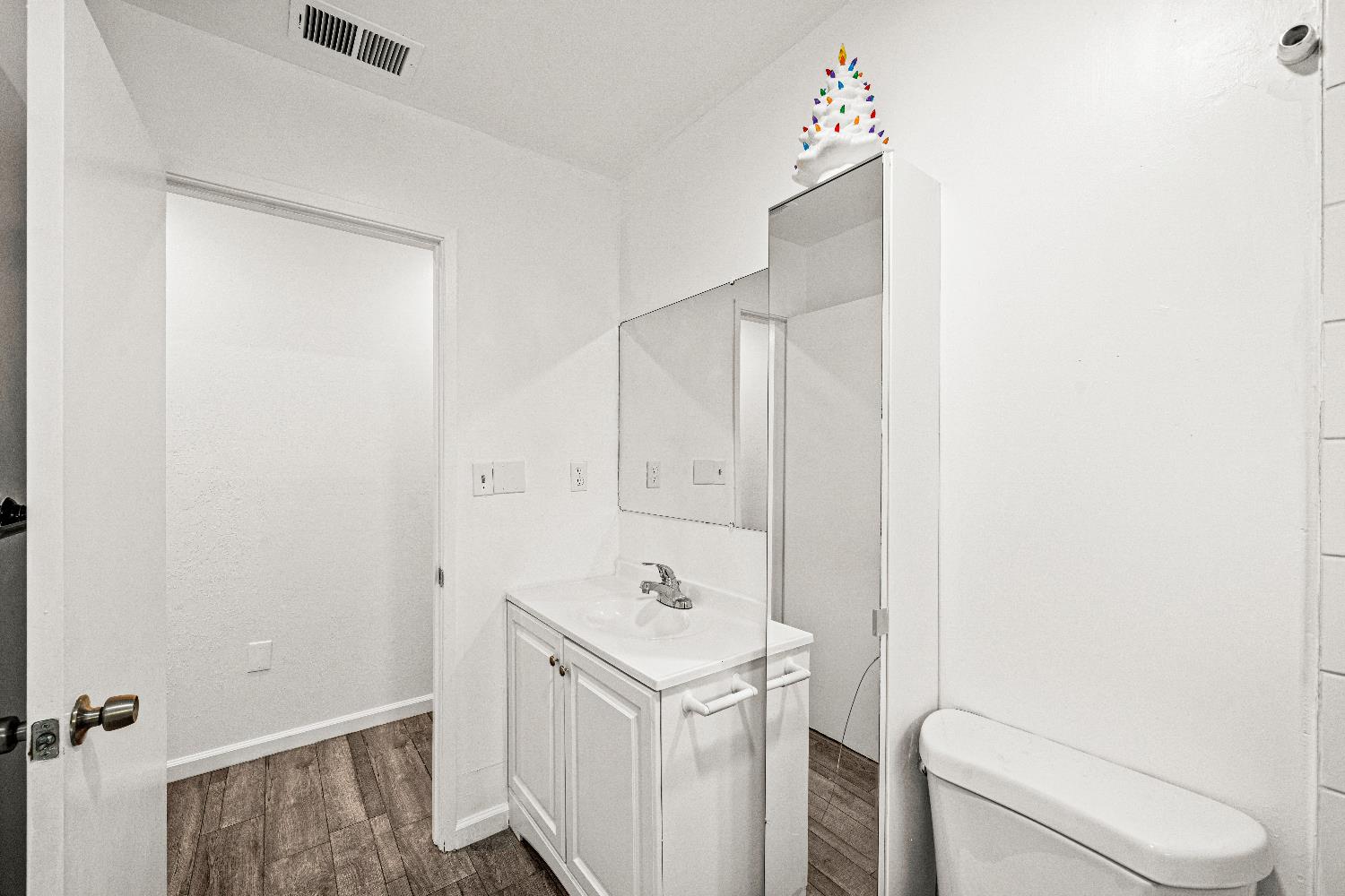 4201 Whitney Avenue Sacramento, CA 95821 - Photo 31 of 57