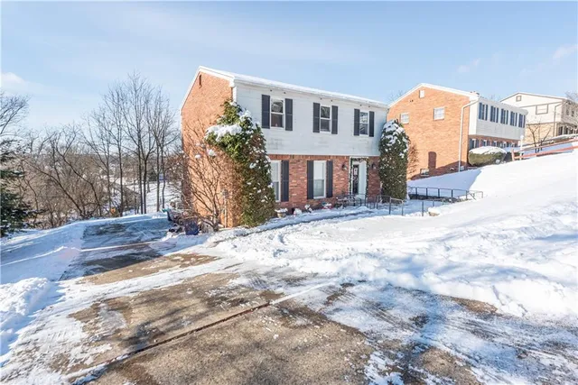 $299,900 | 1325 Pesavento Drive, Bridgeville, PA 15017