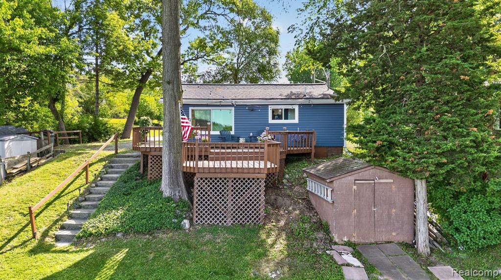 1717 Triangle Lake Road Howell, MI 48843 - Photo 13 of 58