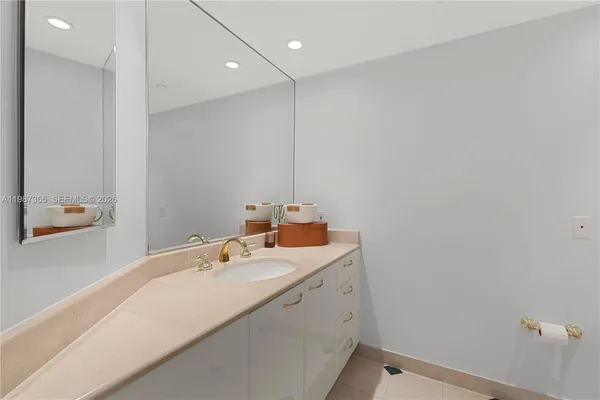 $15,000 | 19955 Northeast 38th Court, Unit 701, Aventura, FL 33180