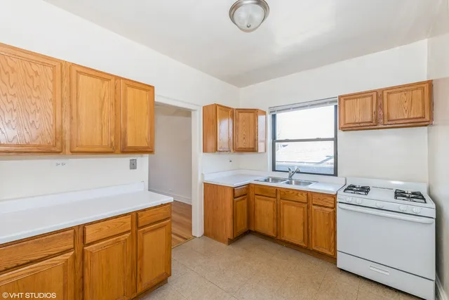 $1,700 | 1119 Washington Boulevard, Unit 2A, Oak Park, IL 60302