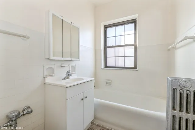$1,700 | 1119 Washington Boulevard, Unit 2A, Oak Park, IL 60302