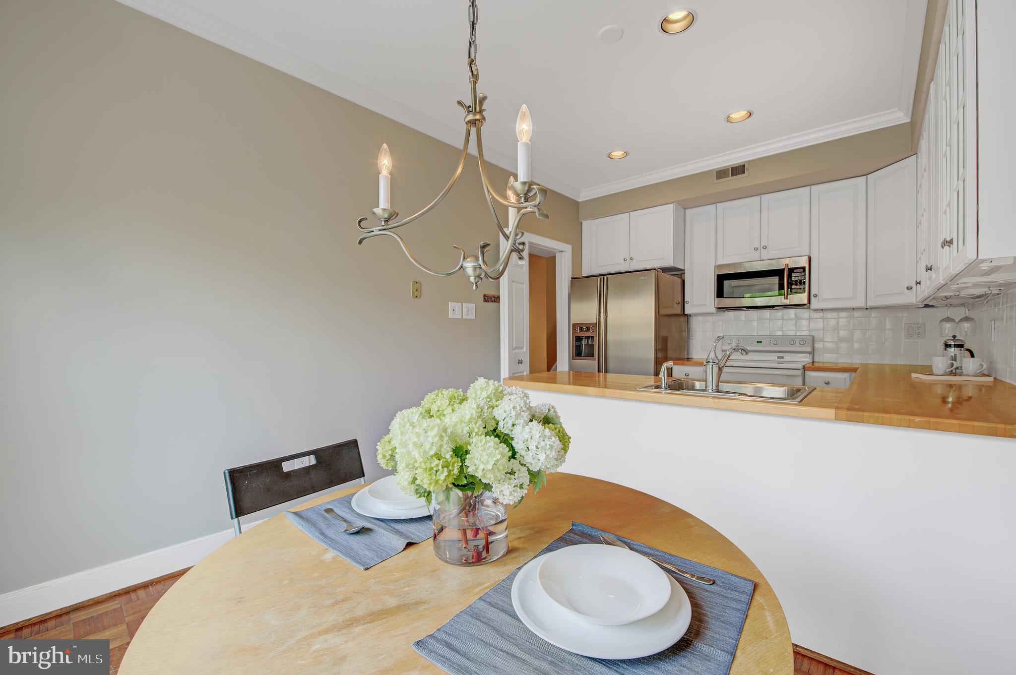 19 Greythorne Woods Circle, Unit 19 Wayne, PA 19087 - Photo 11 of 46 Eat-in kitchen