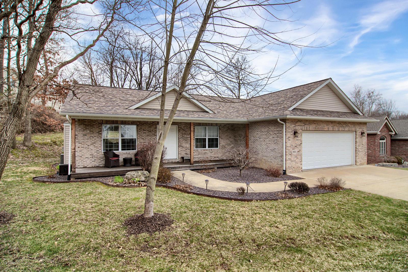 693 Schwarz Road Edwardsville, IL 62025 - Photo 1 of 33 Gallery Image 1