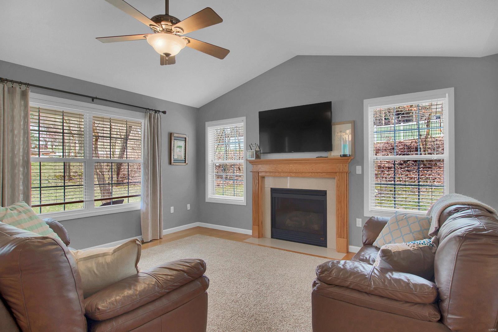 693 Schwarz Road Edwardsville, IL 62025 - Photo 3 of 33 Gallery Image 3