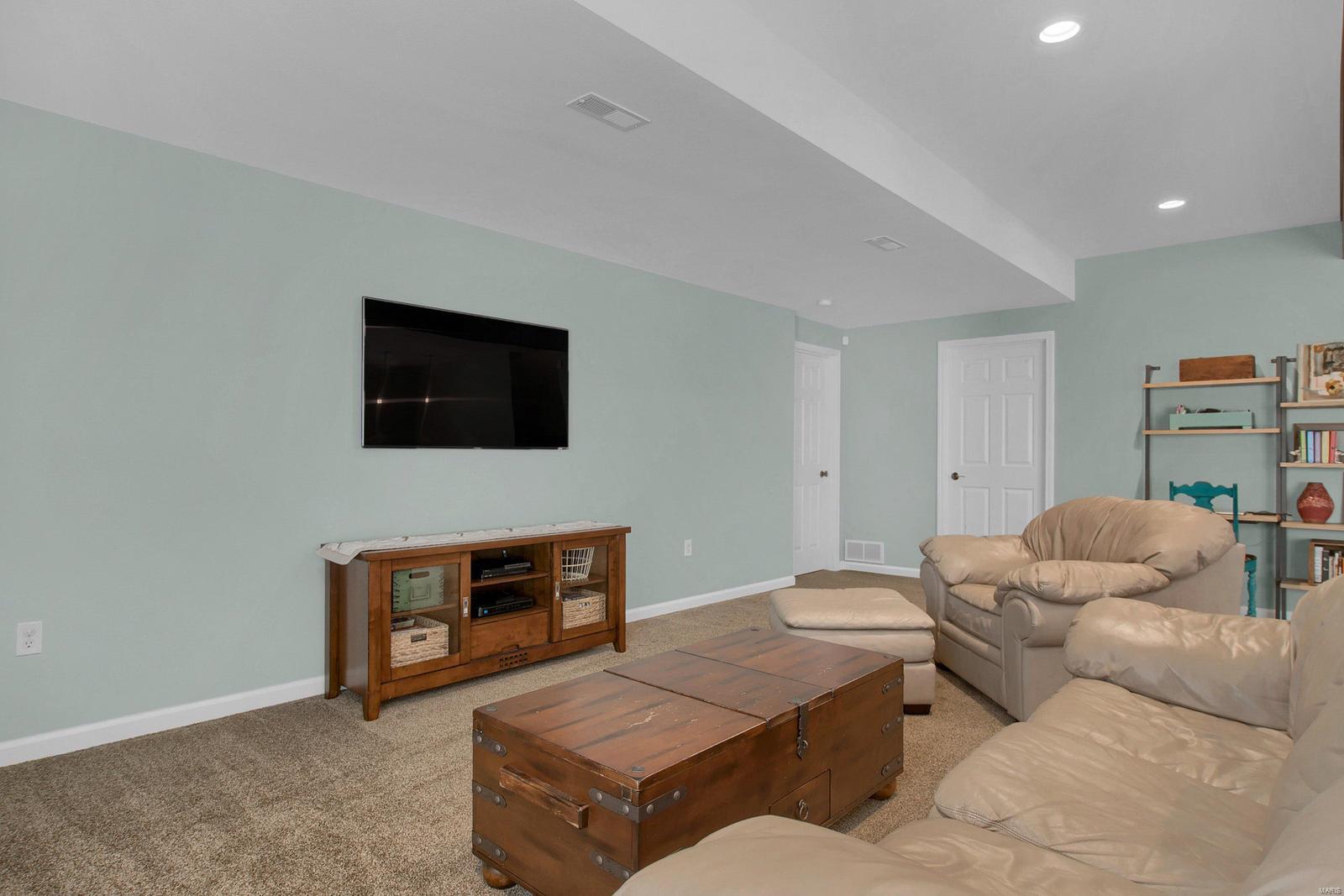 693 Schwarz Road Edwardsville, IL 62025 - Photo 21 of 33 Gallery Image 21