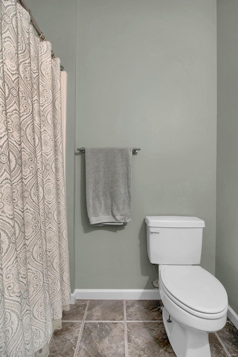 693 Schwarz Road Edwardsville, IL 62025 - Photo 24 of 33 Gallery Image 24