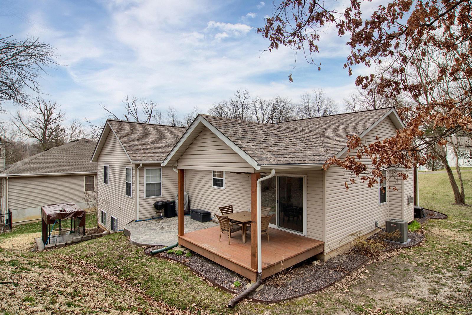 693 Schwarz Road Edwardsville, IL 62025 - Photo 27 of 33 Gallery Image 27