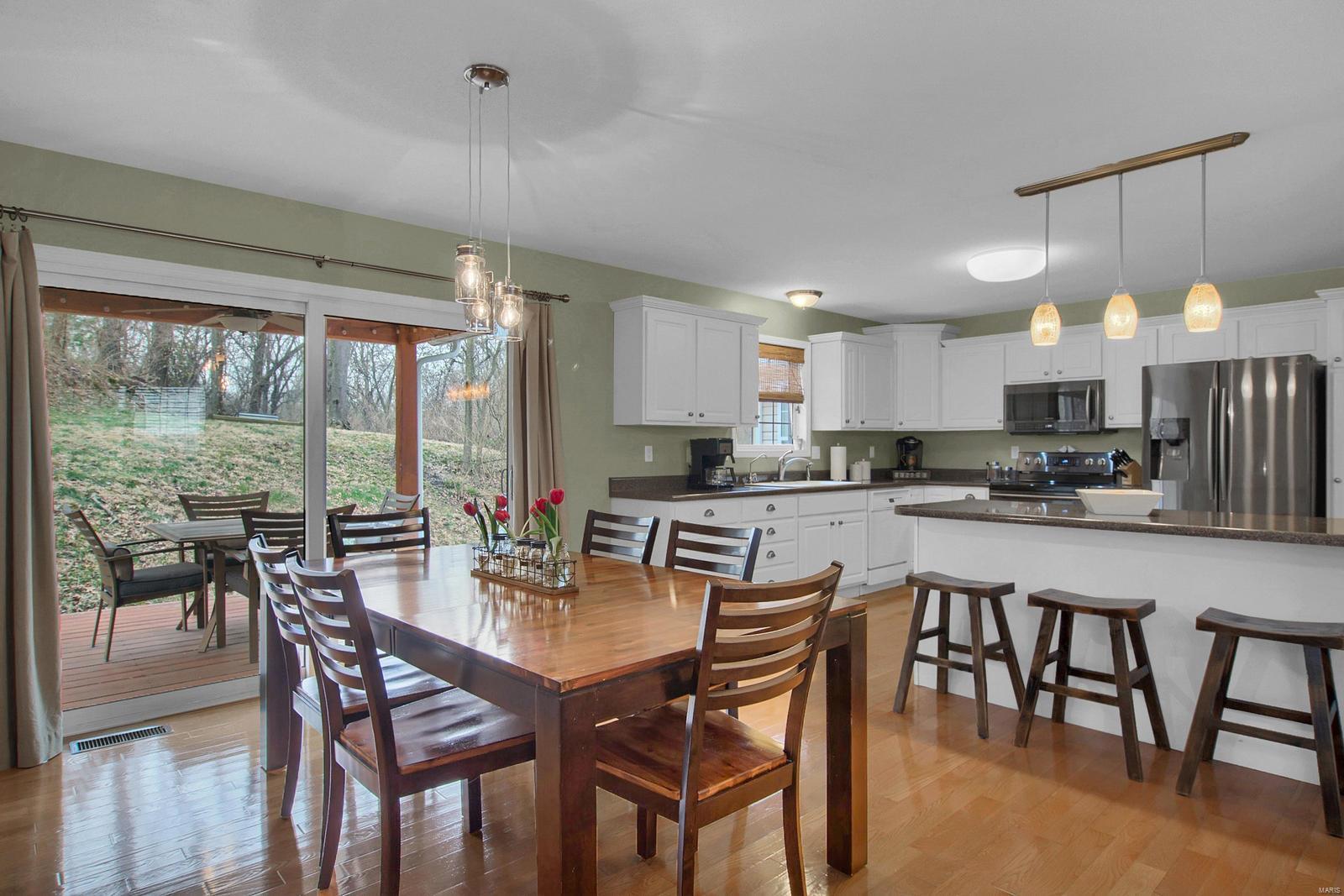 693 Schwarz Road Edwardsville, IL 62025 - Photo 6 of 33 Gallery Image 6