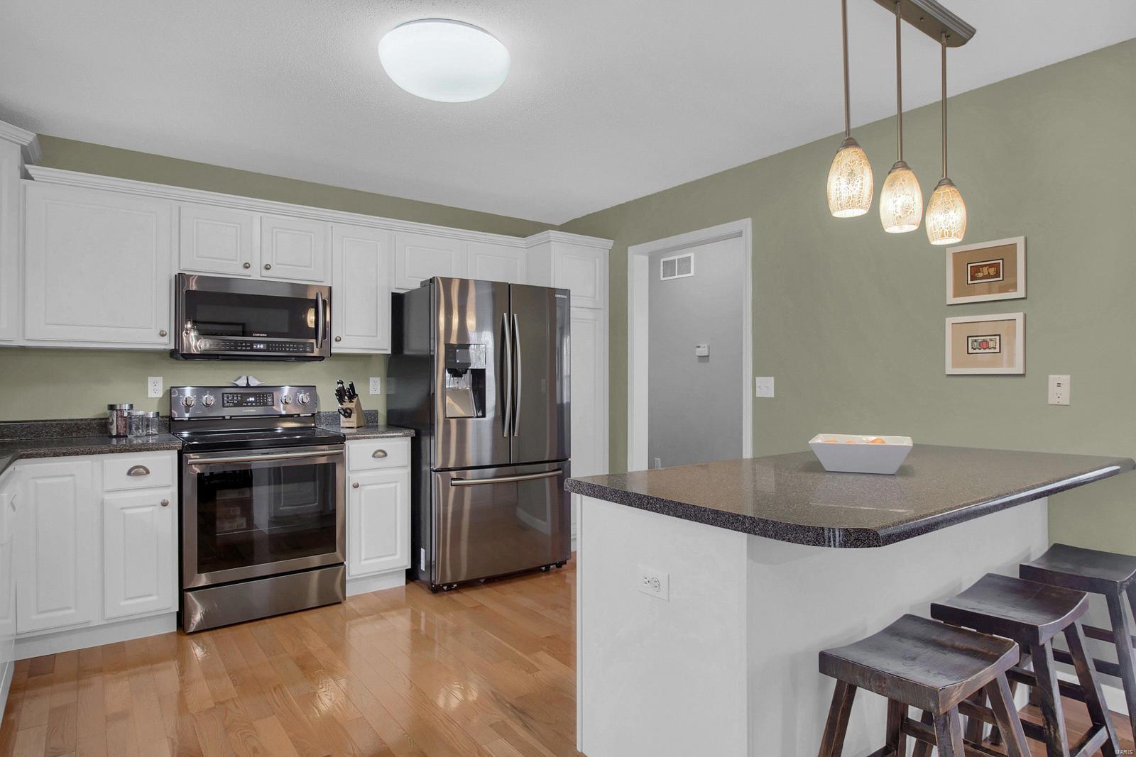 693 Schwarz Road Edwardsville, IL 62025 - Photo 7 of 33 Gallery Image 7