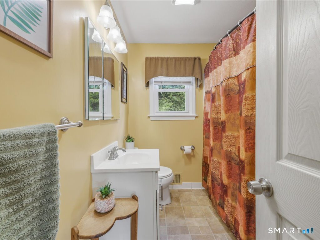 20 Bancroft Road Vernon, CT 06066 - Photo 13 of 40