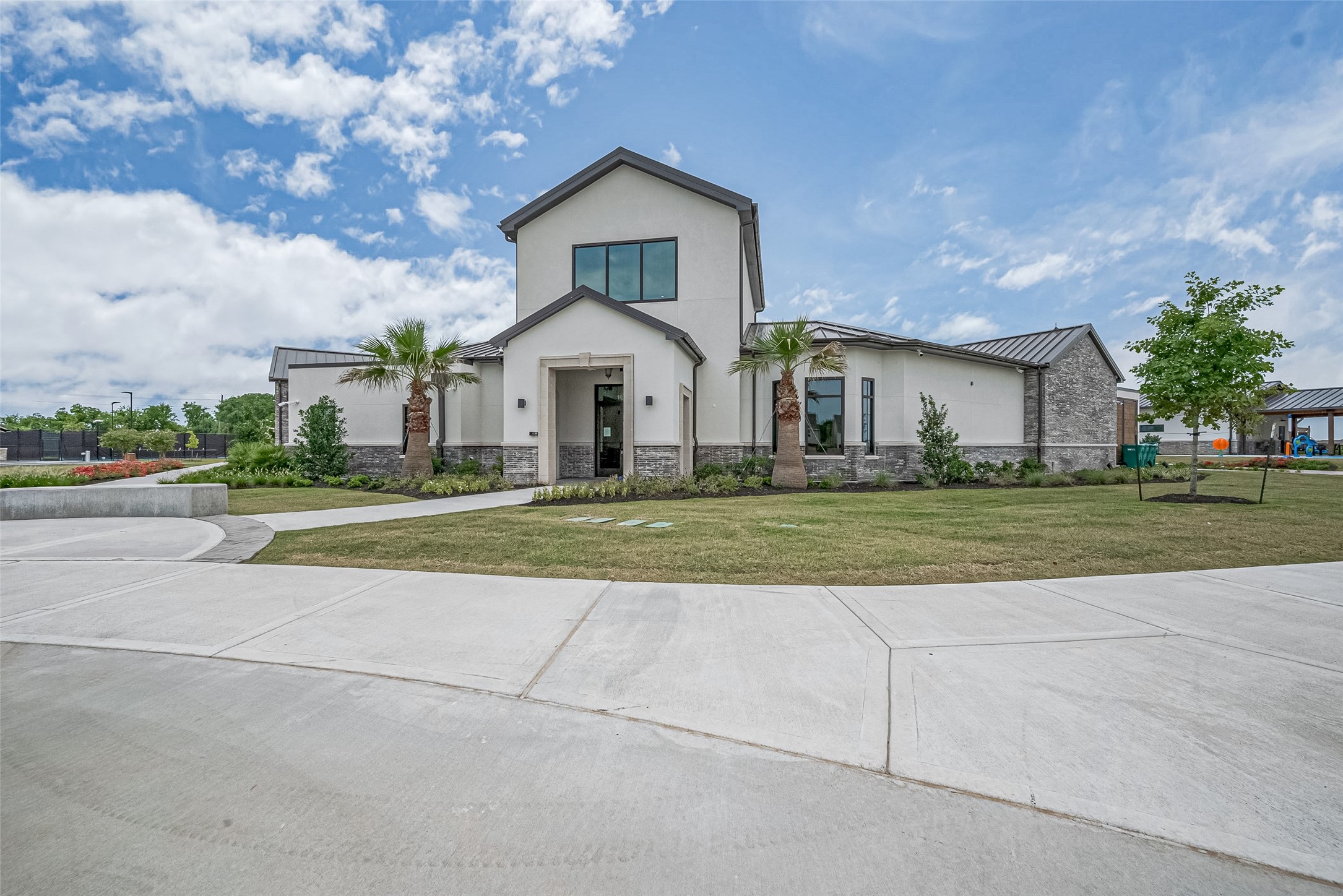 1214 Red Hills Drive Rosharon, TX 77583 - Photo 32 of 46 a front view of a house with a yard