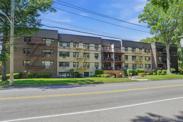 $259,000 | 2241 Palmer Avenue, Unit 4M, New Rochelle, NY 10801