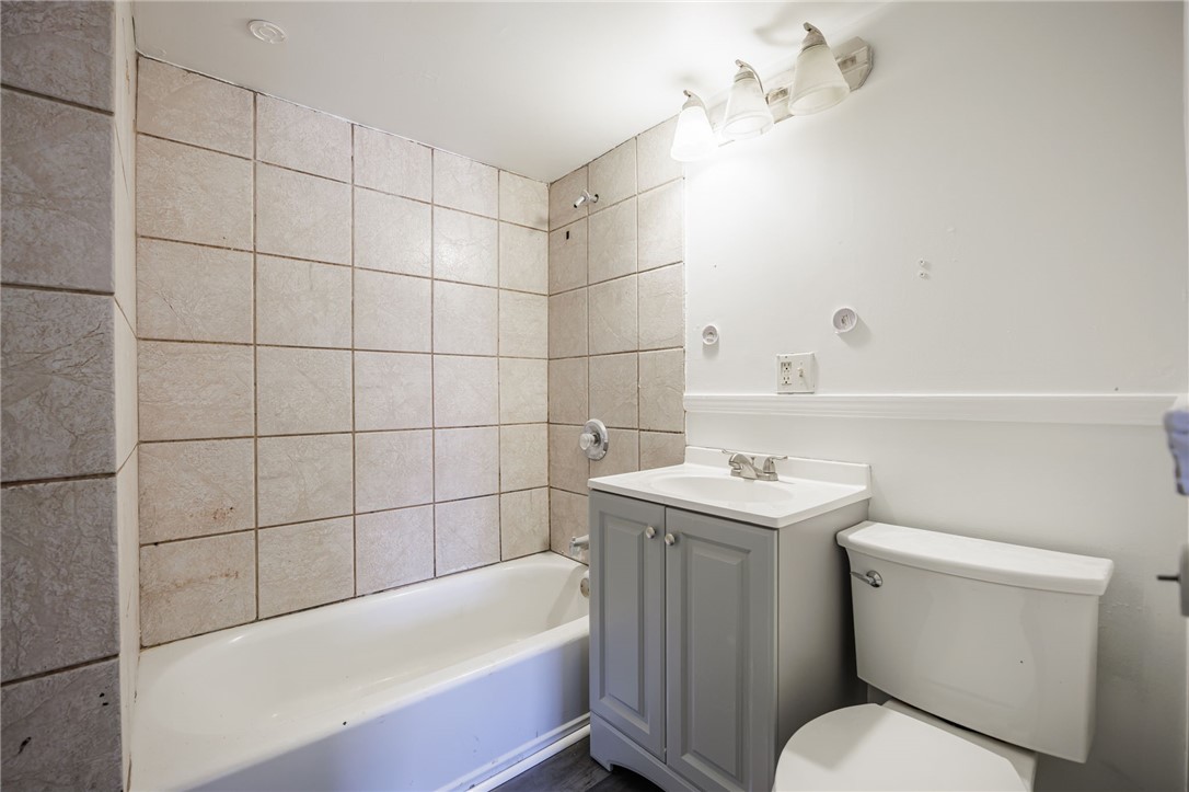 171 Island Cottage Road Greece, NY 14612 - Photo 18 of 34