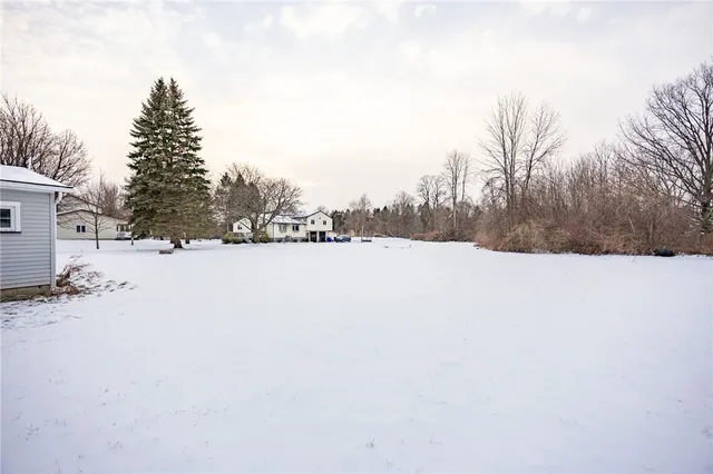 $169,900 | 171 Island Cottage Road, Greece, NY 14612