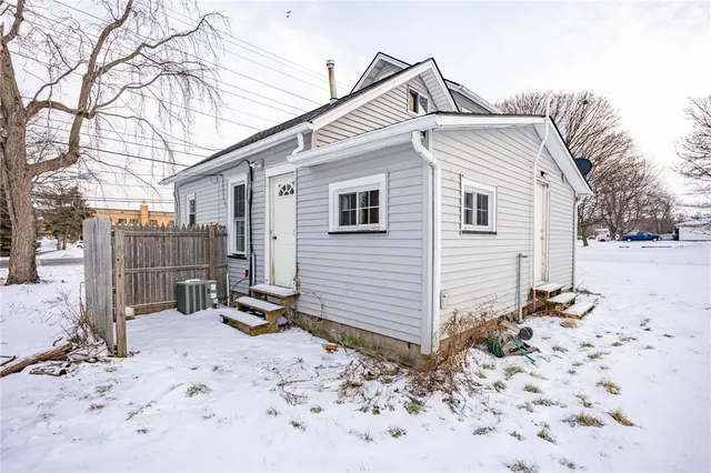 $169,900 | 171 Island Cottage Road, Greece, NY 14612