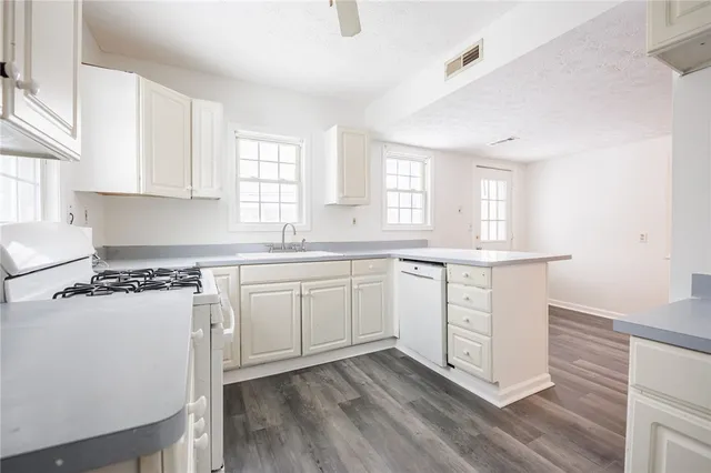 $169,900 | 171 Island Cottage Road, Greece, NY 14612