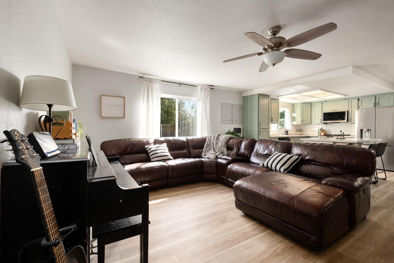 5417 Edgerly Way Carmichael, CA 95608 - Photo 14 of 46