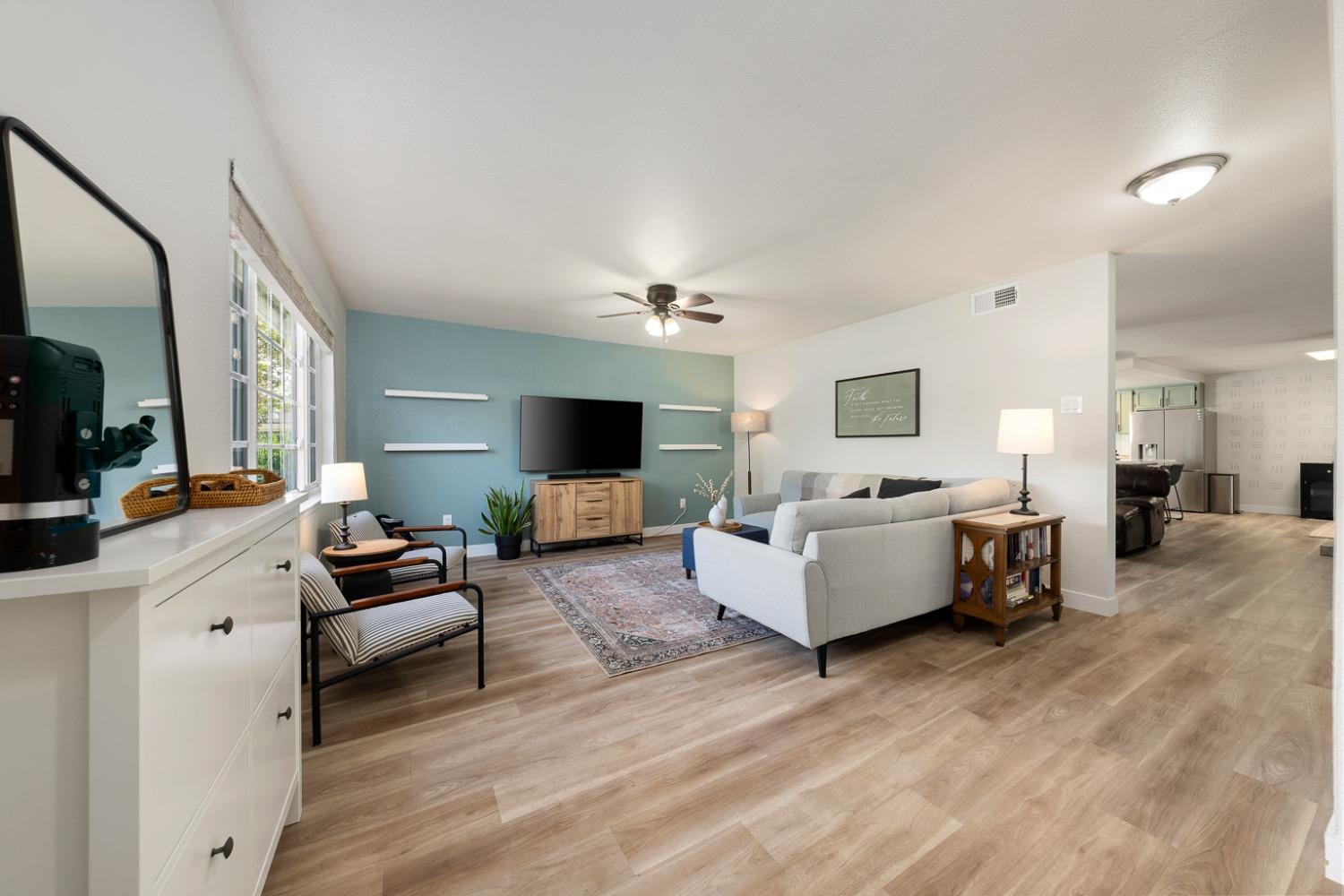 5417 Edgerly Way Carmichael, CA 95608 - Photo 6 of 46