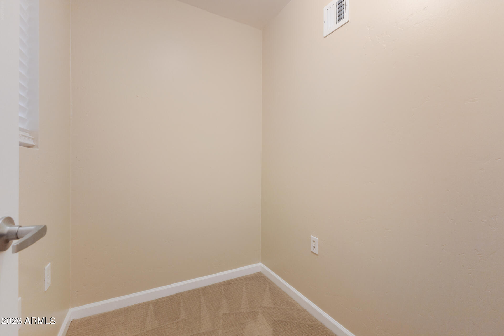 1920 East Bell Road, Unit 1173 Phoenix, AZ 85022 - Photo 20 of 33 a small space with a window