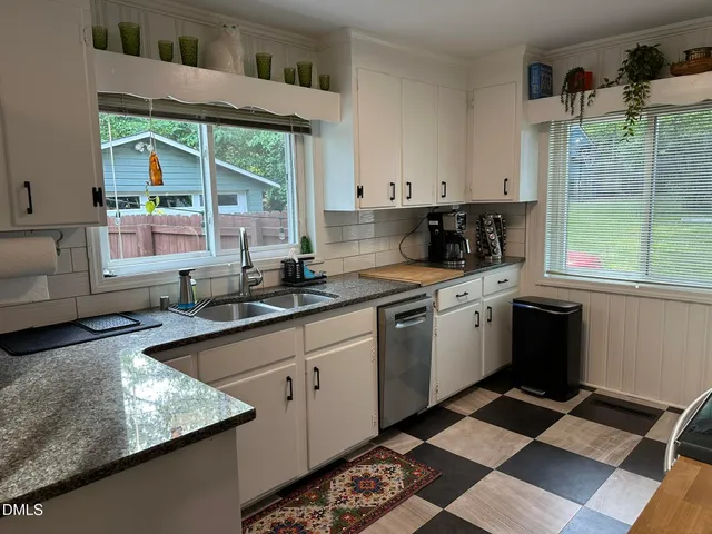 $1,650 | 1516 London Circle, Durham, NC 27701