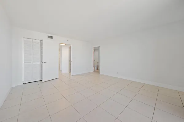 $8,000 | 1617 North Flagler Drive, Unit 11B, West Palm Beach, FL 33407