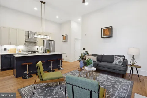 $849,000 | 1716 Spruce Street, Unit 3, Philadelphia, PA 19103