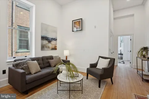$849,000 | 1716 Spruce Street, Unit 3, Philadelphia, PA 19103